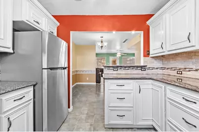 1025 Willow Oaks Circle, Pasadena, TX 77506 - Photo 8