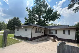 3058 Old Colony Rd, Huntsville, TX 77320 - Photo 1