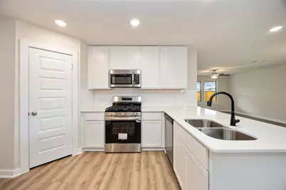 819 Clear Valley Lane, Dayton, TX 77535 - Photo 8