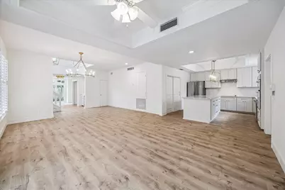 152 Sugarberry Circle, Houston, TX 77024 - Photo 4