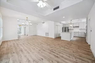 152 Sugar Berry Cir, Houston, TX 77024 - Photo 4