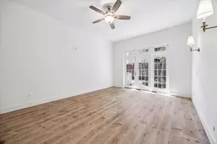 152 Sugar Berry Cir, Houston, TX 77024 - Photo 10