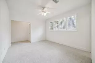 152 Sugar Berry Cir, Houston, TX 77024 - Photo 16