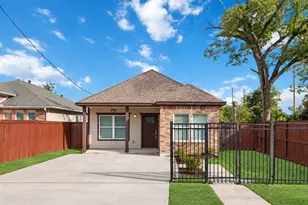 8147 Chateau St, Houston, TX 77028 - Photo 2