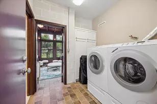 1657 Bonnie Brae St, Houston, TX 77006 - Photo 30
