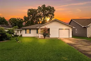 1440 Avenue E, Nederland, TX 77627 - Photo 1
