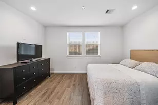 306 W Donovan St, Houston, TX 77091 - Photo 14