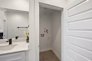306 W Donovan St, Houston, TX 77091 - Photo 12