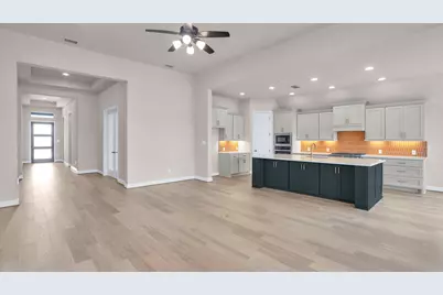 12150 Sweetbriar Loop, Mont Belvieu, TX 77523 - Photo 6