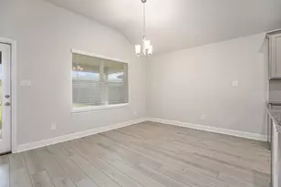 13708 Sabine Lk Dr, Texas City, TX 77568 - Photo 4