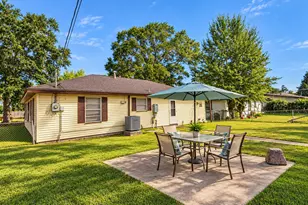 1713 Frost St, Rosenberg, TX 77471 - Photo 2