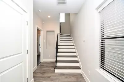 1146 Wycliffe Drive, Houston, TX 77043 - Photo 2