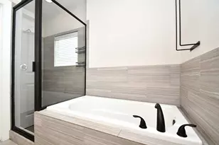 1146 Wycliffe Dr, Houston, TX 77043 - Photo 20