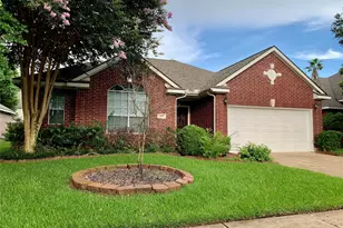 1015 Tennyson Dr, Pearland, TX 77584 - Photo 2