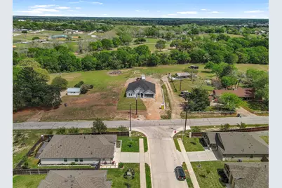 1874 Burleson, Brenham, TX 77833 - Photo 20