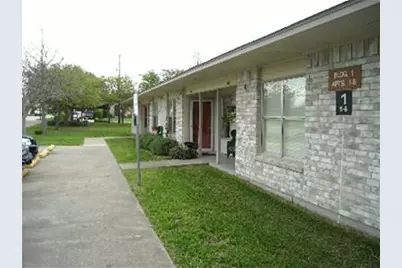 2501 Davis Street, Taylor, TX 76574 - Photo 2
