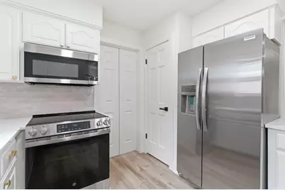 5 Devonshire Drive, Conroe, TX 77304 - Photo 10