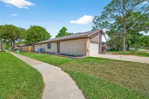 15903 Hickory Knoll Dr, Houston, TX 77059 - Photo 2