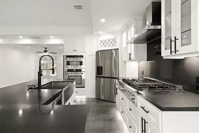 10322 Southport Drive, Houston, TX 77089 - Photo 10
