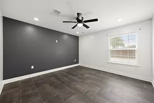 10322 Southport Dr, Houston, TX 77089 - Photo 16