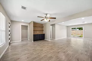 4315 Kelling St, Houston, TX 77045 - Photo 6