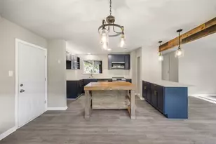 11106 Huggins Dr, Houston, TX 77035 - Photo 12