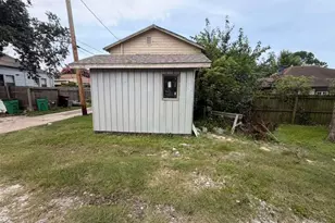 3226 Arkansas St, Baytown, TX 77520 - Photo 10