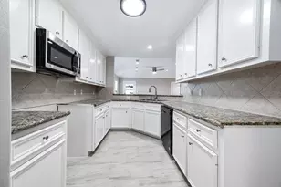 7308 Avenue R, Galveston, TX 77551 - Photo 8