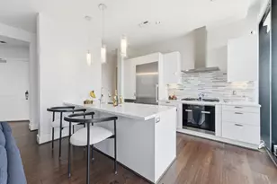 1409 Post Oak Blvd, Houston, TX 77056 - Photo 4