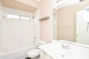 3202 Holly Meadow Dr, Houston, TX 77042 - Photo 28