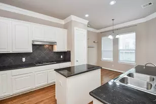 3202 Holly Meadow Dr, Houston, TX 77042 - Photo 16