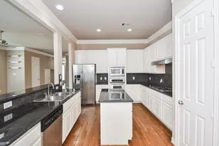 3202 Holly Meadow Dr, Houston, TX 77042 - Photo 4