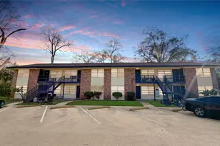 111 S Drew Ave, Livingston, TX 77351 - Photo 1