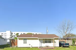 1221 Bayou Shore Dr, Galveston, TX 77551 - Photo 1