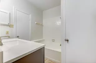 308 N Ranch House Rd, Angleton, TX 77515 - Photo 16