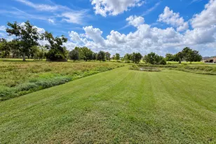 407 Branding Iron Cir, Angleton, TX 77515 - Photo 22