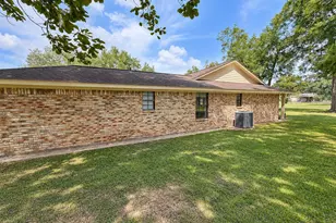 407 Branding Iron Cir, Angleton, TX 77515 - Photo 12
