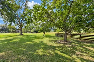 407 Branding Iron Cir, Angleton, TX 77515 - Photo 14
