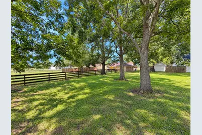 407 Branding Iron Circle, Angleton, TX 77515 - Photo 16