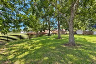 407 Branding Iron Cir, Angleton, TX 77515 - Photo 16
