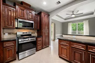 600 River Bend Dr, Baytown, TX 77521 - Photo 10