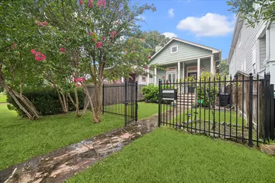 427 W 24th Street, Houston, TX 77008 - Photo 2