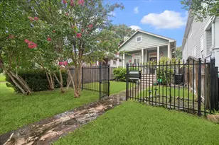 427 W 24th St, Houston, TX 77008 - Photo 2