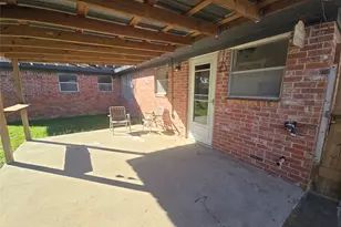 1045 Vine Dr, Angleton, TX 77515 - Photo 6