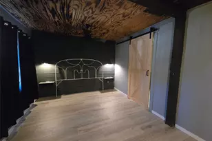 1045 Vine Dr, Angleton, TX 77515 - Photo 10