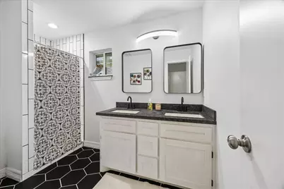 5526 Grape, Bellaire, TX 77096 - Photo 6