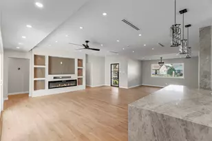 9203 Kapri Ln, Houston, TX 77025 - Photo 6