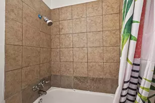 13703 Segrest Dr, Houston, TX 77047 - Photo 24