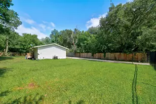 13703 Segrest Dr, Houston, TX 77047 - Photo 30