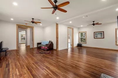 9009 Lazy Lane, Hitchcock, TX 77563 - Photo 8